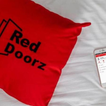 Hotel Reddoorz Near Sepinggan Airport Balikpapan 2 Exterior foto
