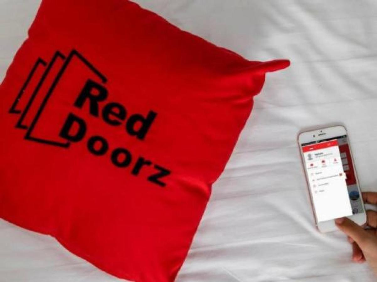 Hotel Reddoorz Near Sepinggan Airport Balikpapan 2 Exterior foto